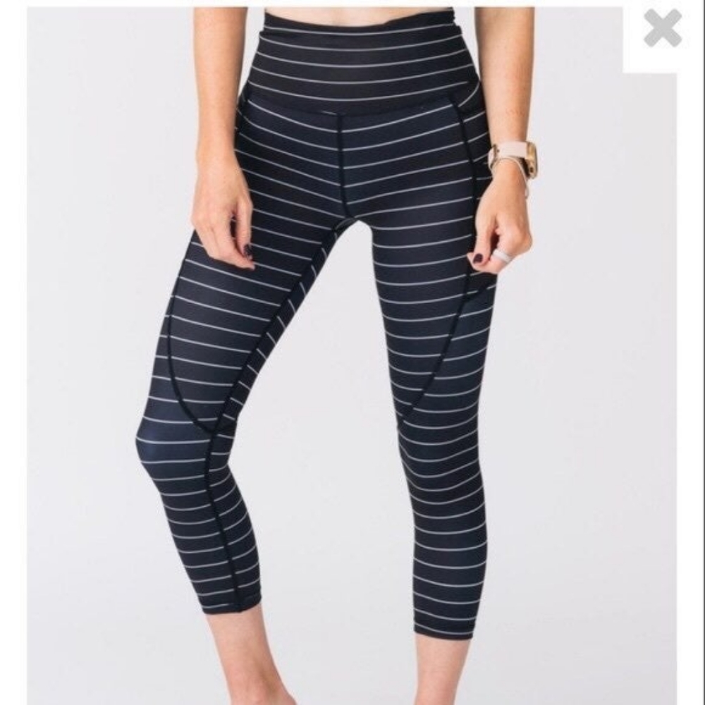 Zyia Capri Leggings